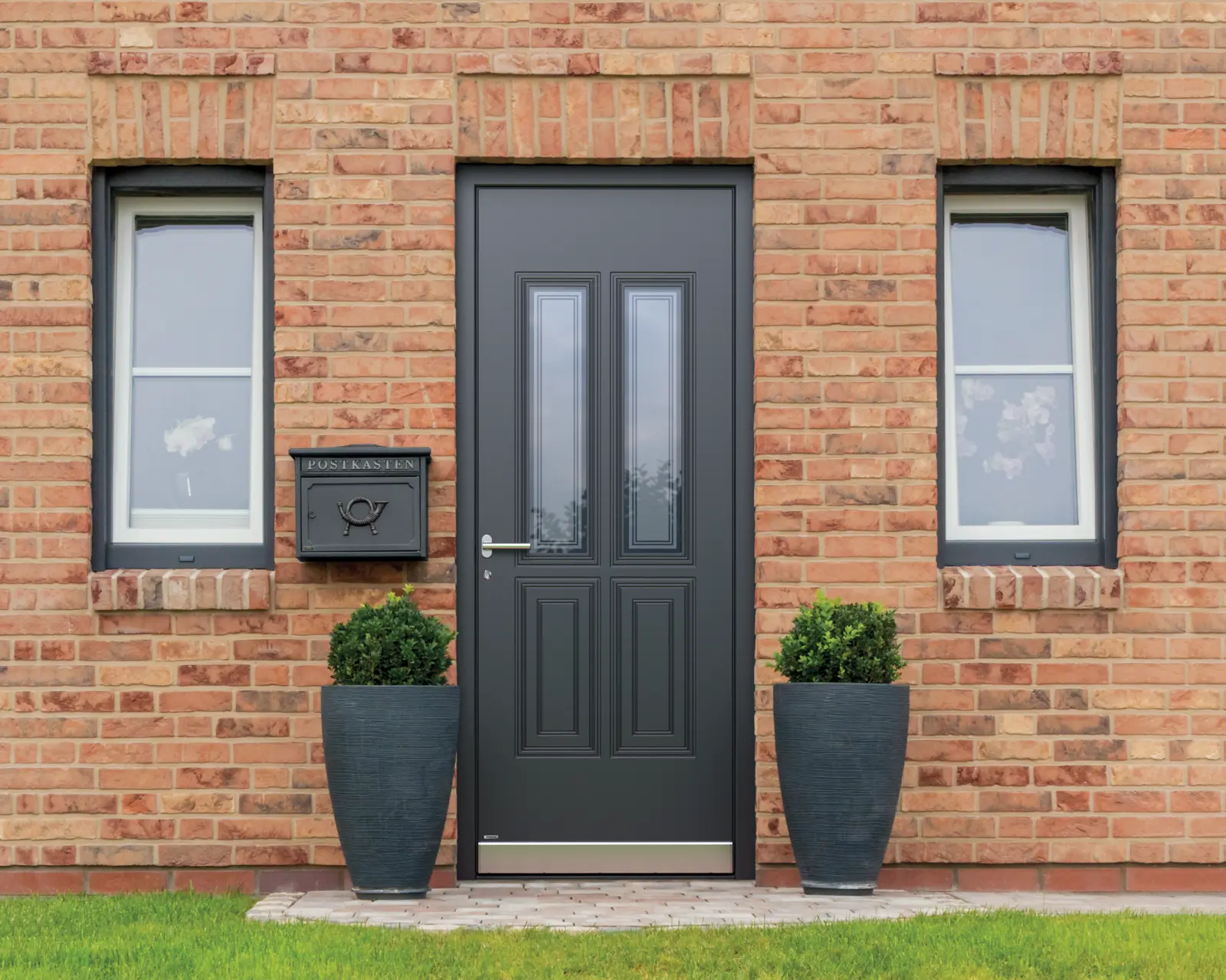 Klassische Pirnar Haustür Optimum 7340 aus Aluminium