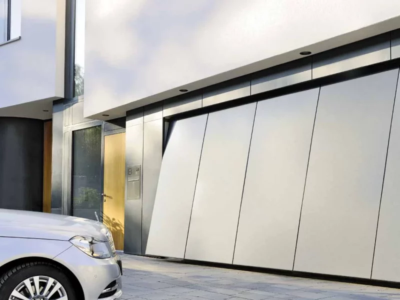Fassadenbündiges Sammelgaragentor von Hörmann