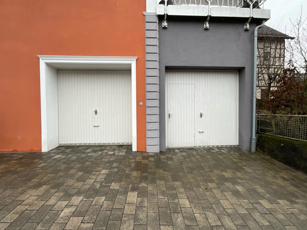 Montage von zwei Alpha Garagentore in Wildberg