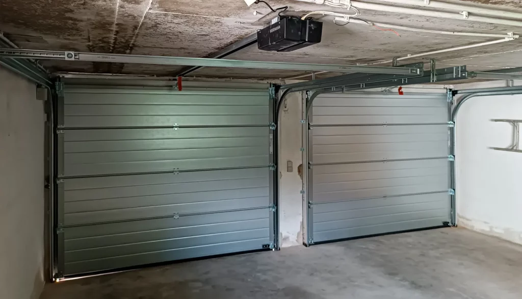 Montage der Hörmann Renomatic Sektionaltore in Herrenberg