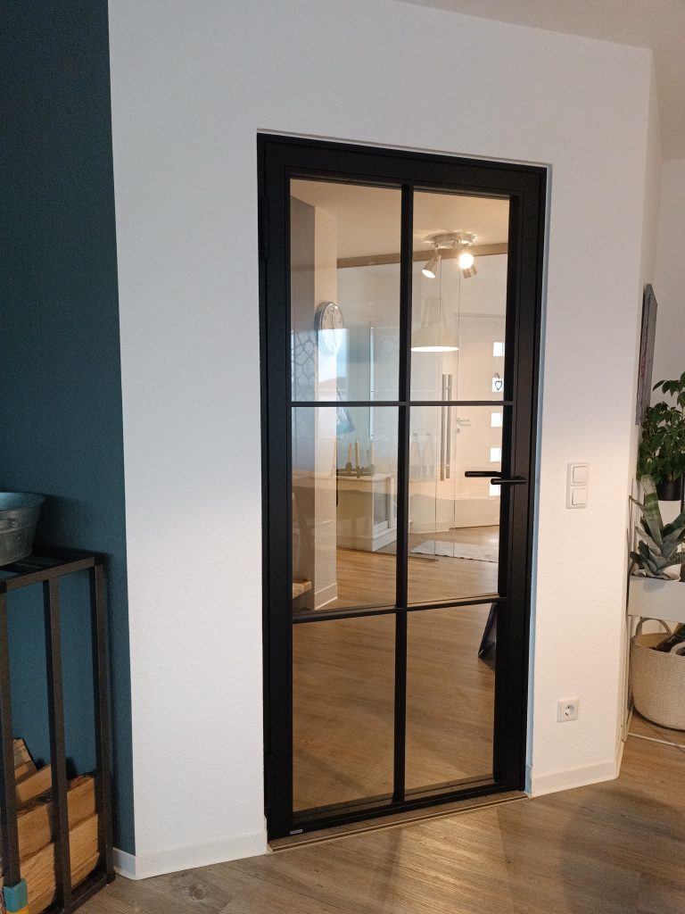 Montage von einer Hörmann Lofttür in Böblingen