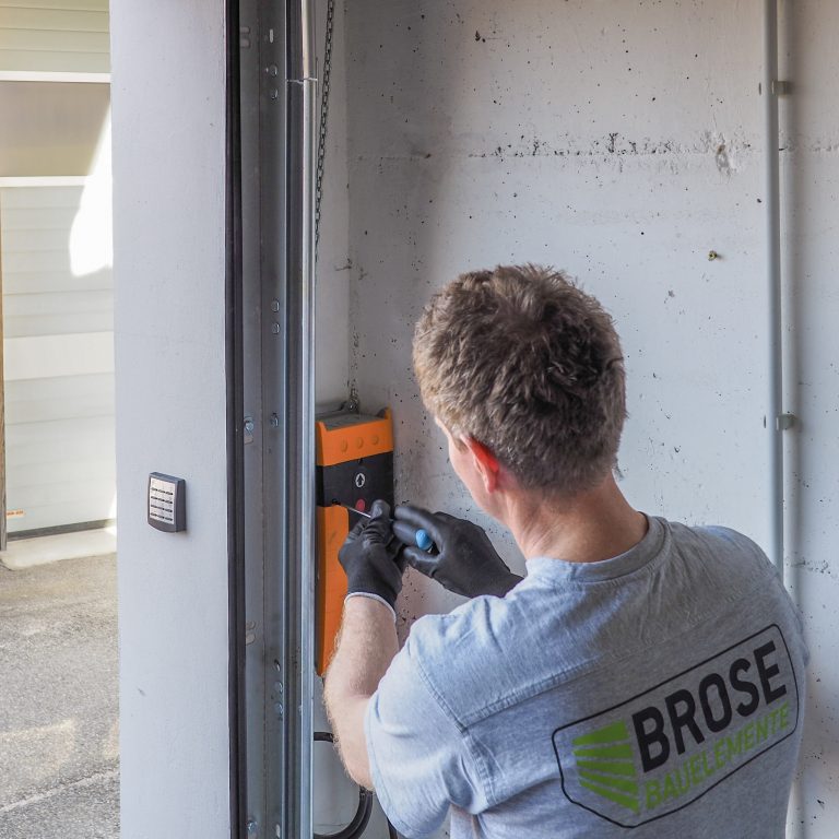 Reparatur und Wartung